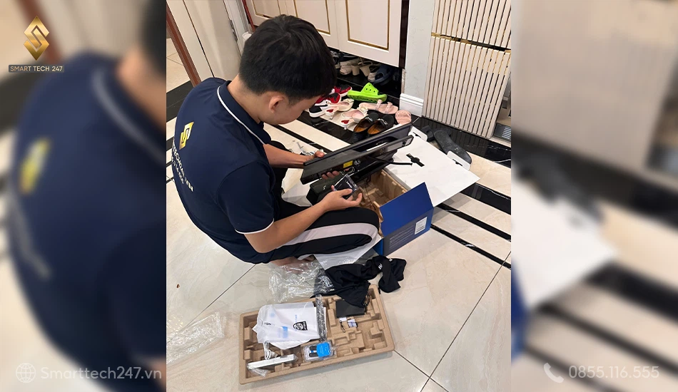 Sẵn sàng thiết lập: Đảm bảo trọn bộ pin, chìa cơ và thẻ từ đi kèm khóa.