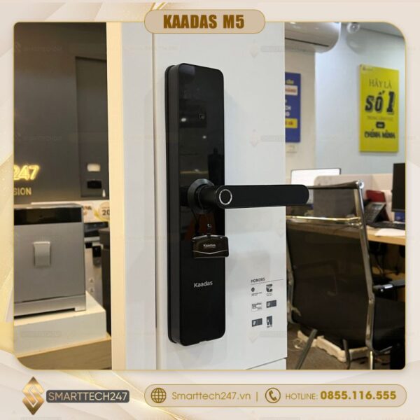 Hình ảnh mặt trước khóa cửa Kaadas M5 tại Showroom Smarttech247