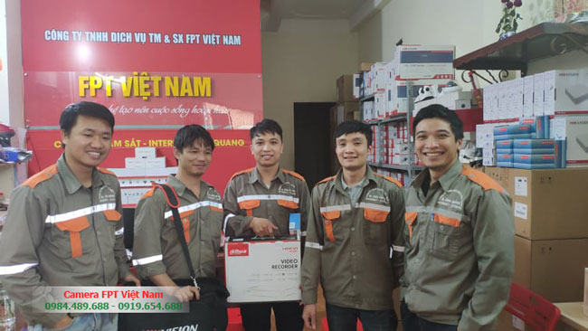 doi-ngu-nhan-vien-ky-thuat-camera-fpt