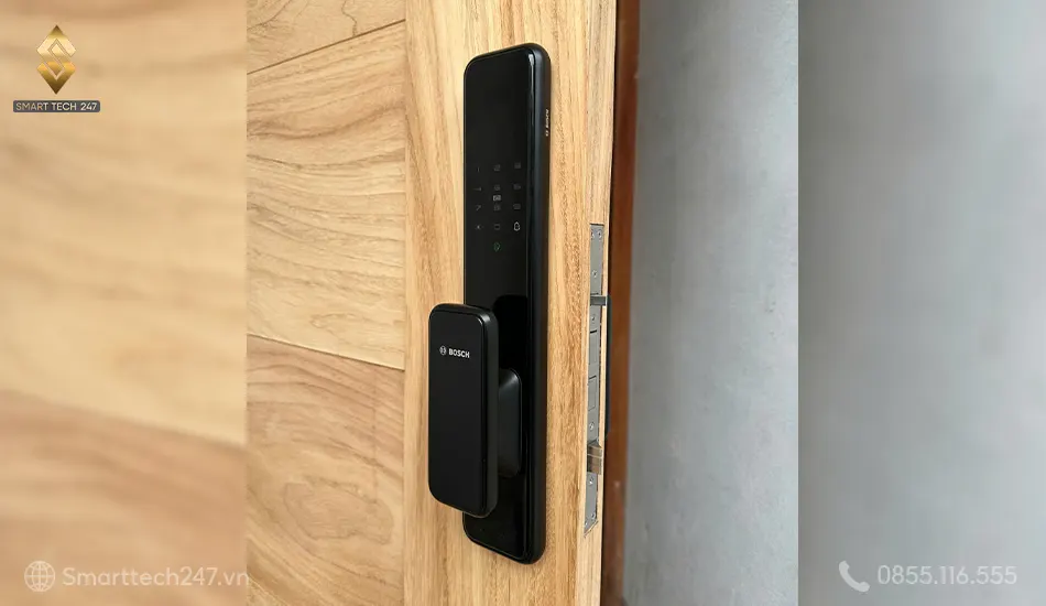 Bosch EL600-EU: Khóa cửa thông minh cửa gỗ dưới 10 triệu bảo mật vượt trội.