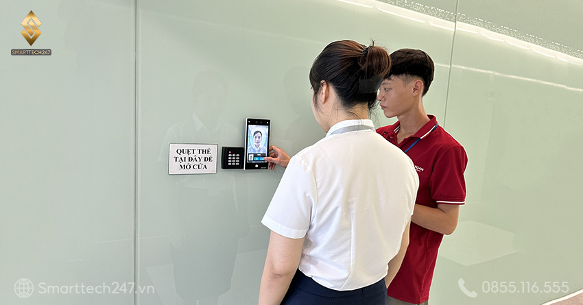 Cac Cach Mo Cua Nhanh Chong Khi Khoa Cua Dien Tu Khi Het Pin (7)