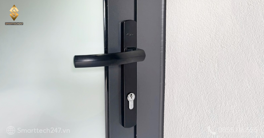 Khoa Gat Cua Nhom (9)