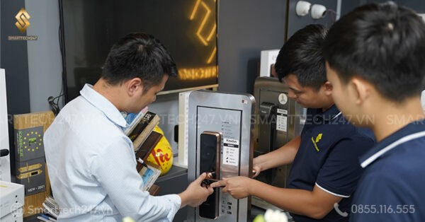 Khoa Van Tay Phong Ngu (11)