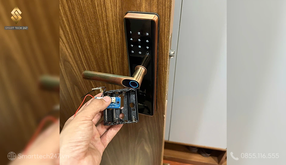 Dịch vụ sửa khóa vân tay tại nhà – Thay thế mô-tơ và cảm biến chính hãng, giá tốt. Dịch vụ sửa khóa vân tay tại nhà – Thay thế mô-tơ và cảm biến chính hãng, giá tốt.