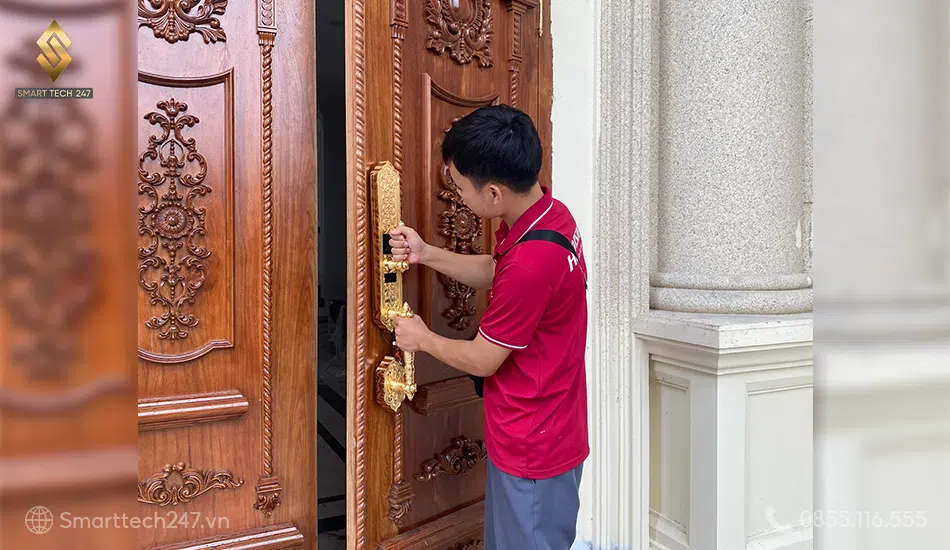 Hỗ trợ kỹ thuật khóa điện tử tận nhà 24/7 – Có mặt nhanh trong 15–30 phút. Hỗ trợ kỹ thuật khóa điện tử tận nhà 24/7 – Có mặt nhanh trong 15–30 phút.
