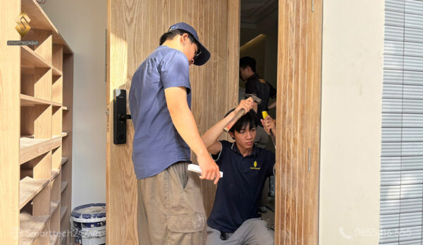 Ap Dat Khoa Van Tay (3)