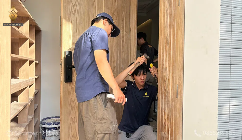 Hướng Dẫn Lắp Khóa Cửa Vân Tay Đúng Chuẩn