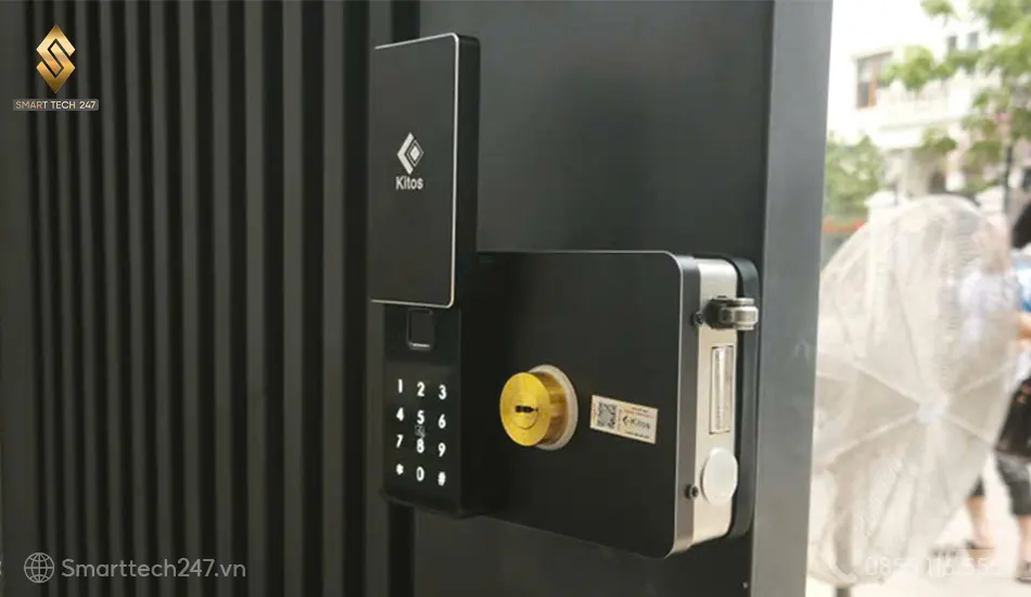 Khóa cửa cao cấp bảo mật – An toàn tuyệt đối cho cửa cổng. Khóa cửa cao cấp bảo mật – An toàn tuyệt đối cho cửa cổng.