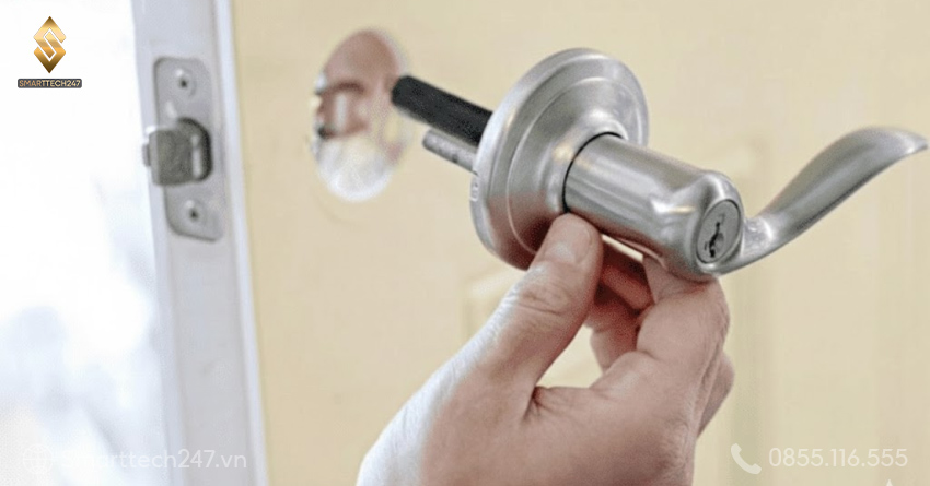 Khoa Cua Tay Gat Ket 2