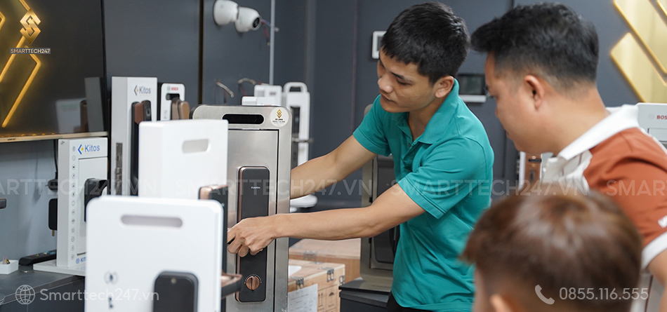 Khoa Van Tay Cho Cua Nhom Xingfa Nao Tot 1