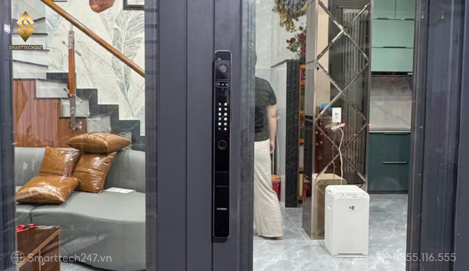 Khoa Van Tay Cho Cua Nhom Xingfa Nao Tot (3)