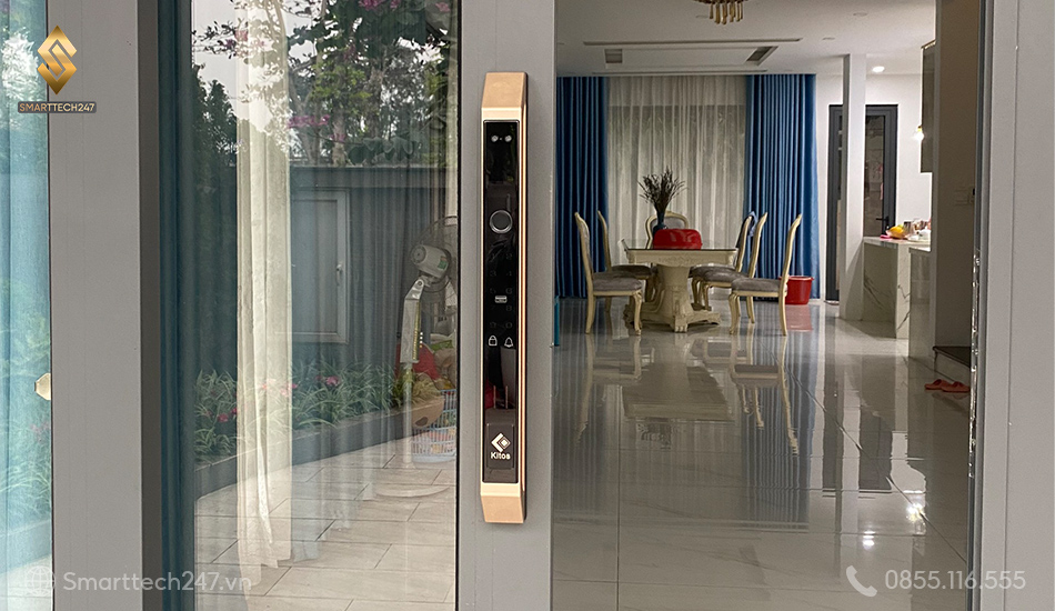 Khoa Van Tay Cho Cua Nhom Xingfa Nao Tot (4)