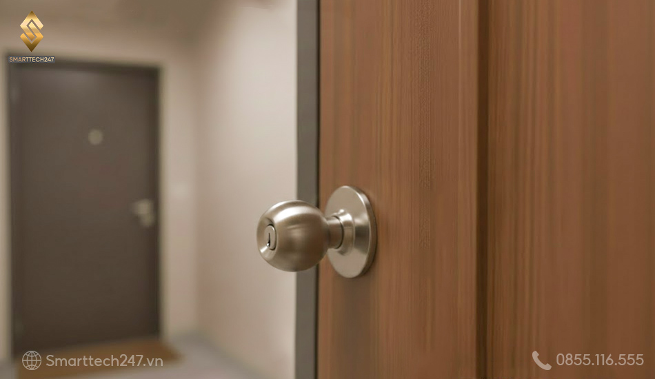 Thay O Khoa Cua Chung Cu (2)