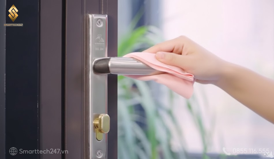 Thay O Khoa Cua Chung Cu (3)