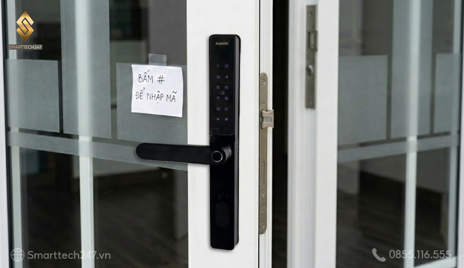 Khoa Cua Nhua Loi Thep (1)