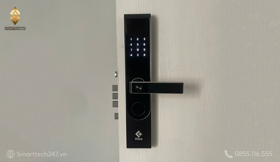 Khoa Cua Nhua Loi Thep (6)