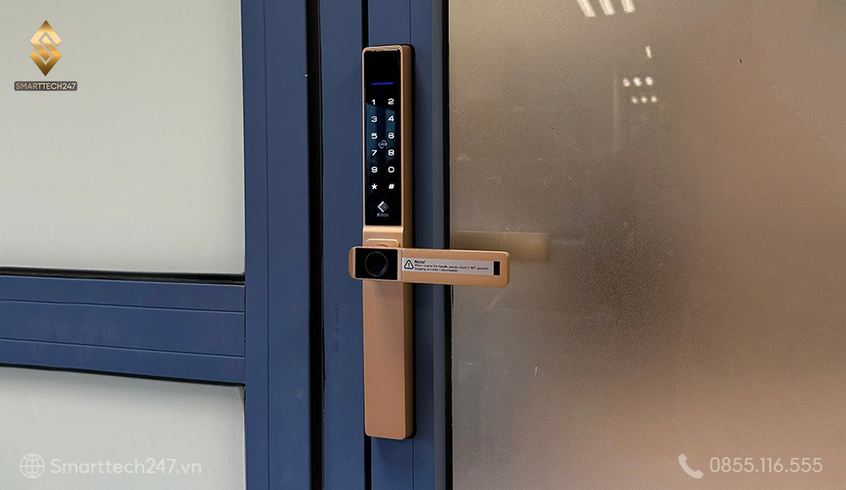 Khoa Cua Tay Gat Cho Cua Nhom (7)