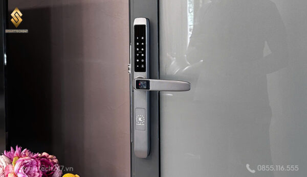 Khoa Tay Gat Cua Nhua Loi Thep (4)