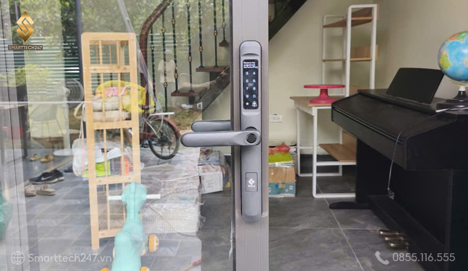 Khoa Tay Gat Cua Nhua Loi Thep (5)