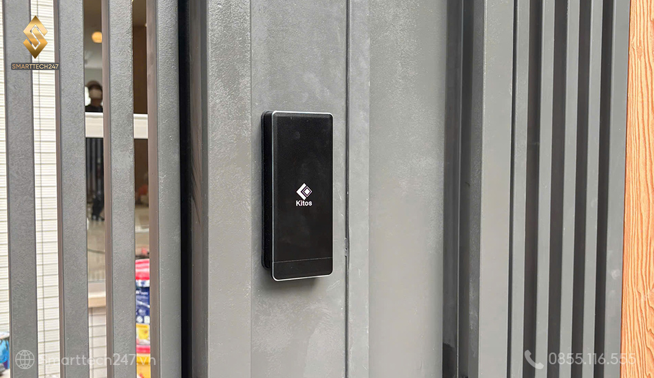 Lap Khoa Van Tay Cho Cong Sat (3)