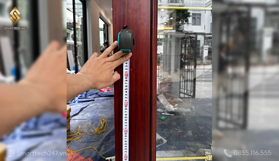 Lắp đặt khóa cửa thông minh cần đo đạc cẩn thận với các thông số độ dày của cửa Lắp đặt khóa cửa thông minh cần đo đạc cẩn thận với các thông số độ dày của cửa