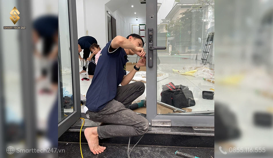 Smarttech247: Lắp đặt, xử lý kẹt chốt nhanh chóng.