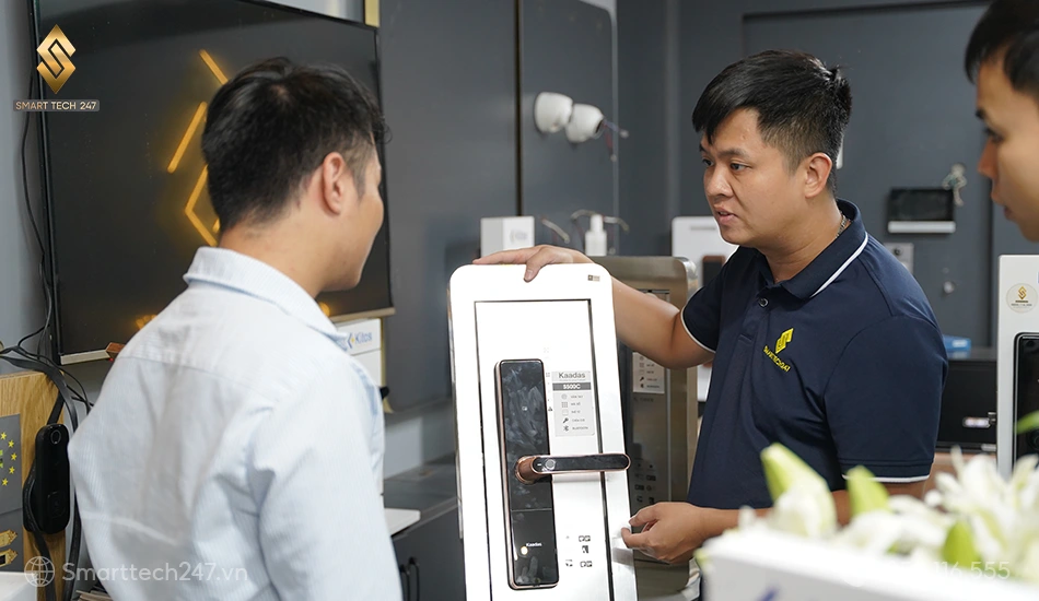 Giải đáp mọi thắc mắc thường gặp về cách sử dụng khóa cửa vân tay.