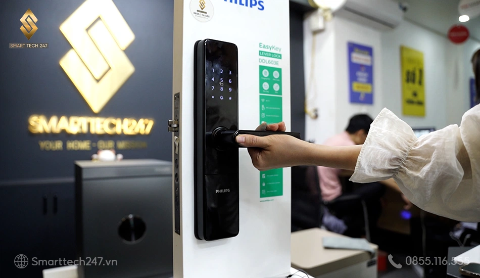 Khóa Vân Tay Cửa Gỗ chính hãng – Trang bị mắt đọc vân tay FPC Thụy Điển nhận diện đa góc độ chính xác. Khóa Vân Tay Cửa Gỗ chính hãng – Trang bị mắt đọc vân tay FPC Thụy Điển nhận diện đa góc độ chính xác.